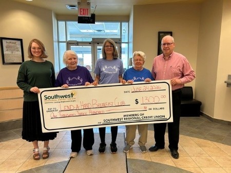 Wallaceburg BBQ Cheque Presentation